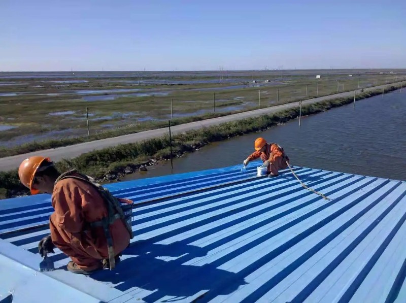 华安钢结构屋面漏水原因